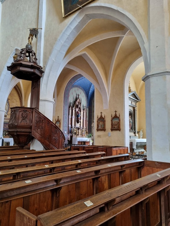 Eglise interieur Arnay -V. Cazal